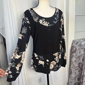 3/$20 💥 Floral Print Faux Front Button Feminine Boho Stretchy Black Blouse NWT M